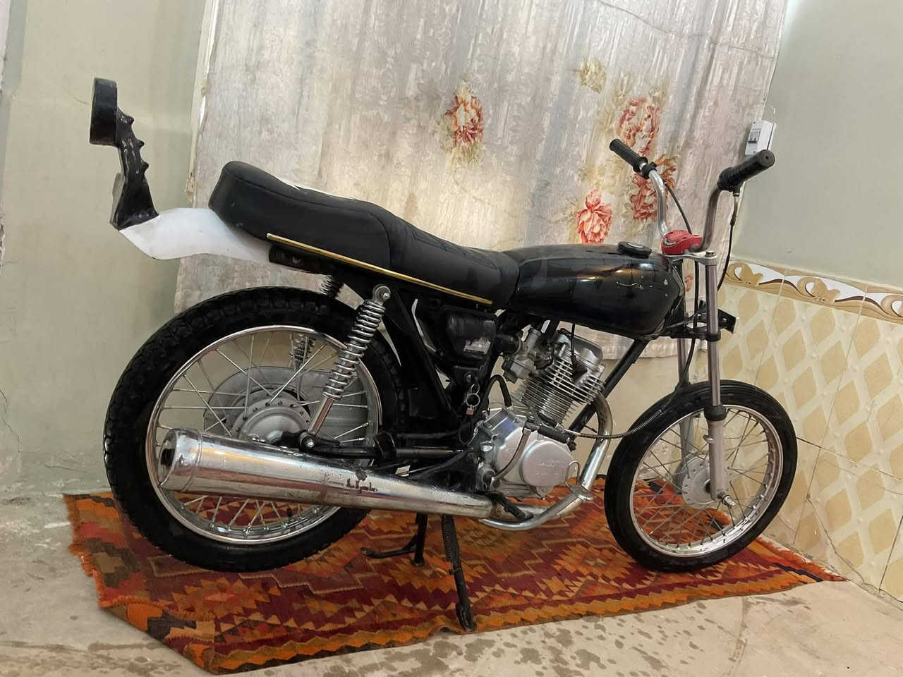 السلام عليكم دراجه ب 200 هذا رقمه واتصل ما متواجد***********📞
