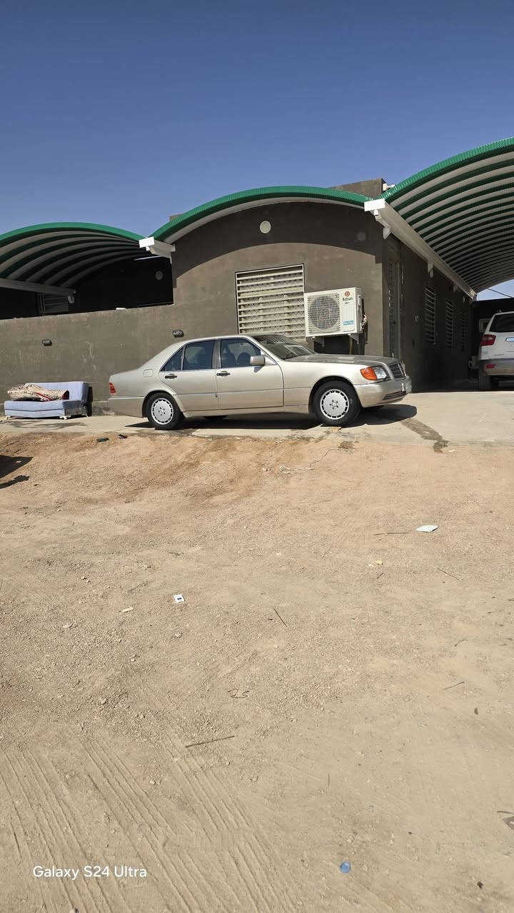 السلام عليكم مارسدس شبح موديل 1990 مكينه 3000 كهربائيات شغاله السعر ٤٨
***********
