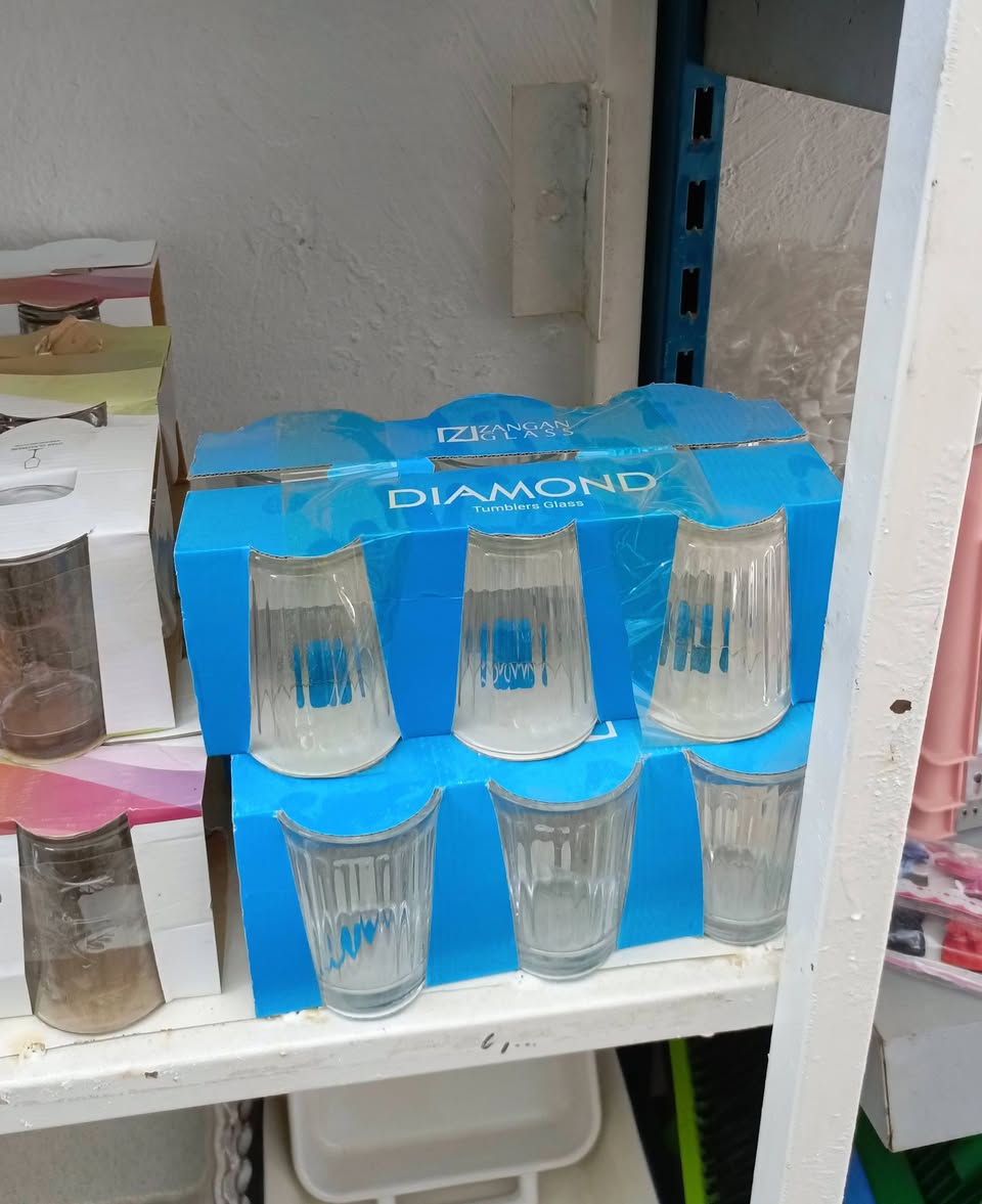 سلام عليكم 
متوفر انواع الزجاجيات 
استكان انواع دولكه كلاصات انواع قاروره تمريه قبق كوابه

@إشارة 
#زورونا ونورونا
#العنوان الديوانية قضاء البدير شارع السايدين مقابل الصوره مجاور نعمان للاعشاب 
#متوفر توصيل كافه المحافضات ...


**إذا كنت صاحب هذا الإعلان وتريد حذفه لأي سبب، رجاءا أرسل رسالة إلى الدعم الفني**