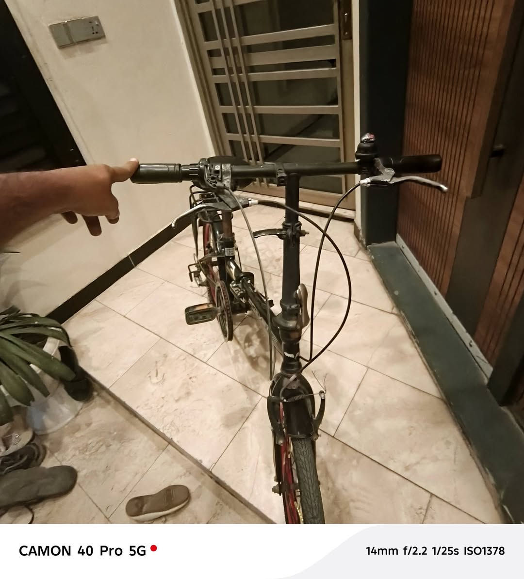 بايسكل ياباني يطبك ماركه شوفرليت حجم 20 يتحمل وزن لحد 130 كيلو كير 4 نمر سعر 75 بي مجال..الثاني حجم 16 مستخدم السعر 20 العنوان بغداد***********

