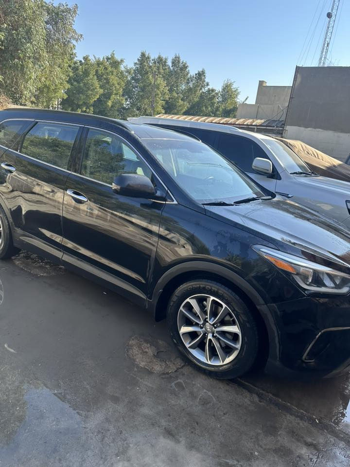 سلام عليكم
سنتافي موديل 2018 فور ويل مكينه 6سلندر 7راكب حادثها جاملغ مال سايق وبنيد 

بيها ضربه خفيفه يم قبق البانزين معجنه ومصبوغه 

السياره نظيفه ترايها وين معجبك روح 

رقمه مثنى مشروع وطني 

السعر 160 وبيها مجال

اتصل وبيك خير وتدلل 

***********

***********
