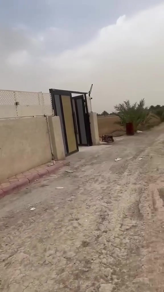 مزرعة مساحة 1000 متر  
طابو صرف زراعي  
المزرعة اعتناء درجة أولى 
بالقرب من السيدة شريفة 
مشروع استثماري ناجح 
***********
