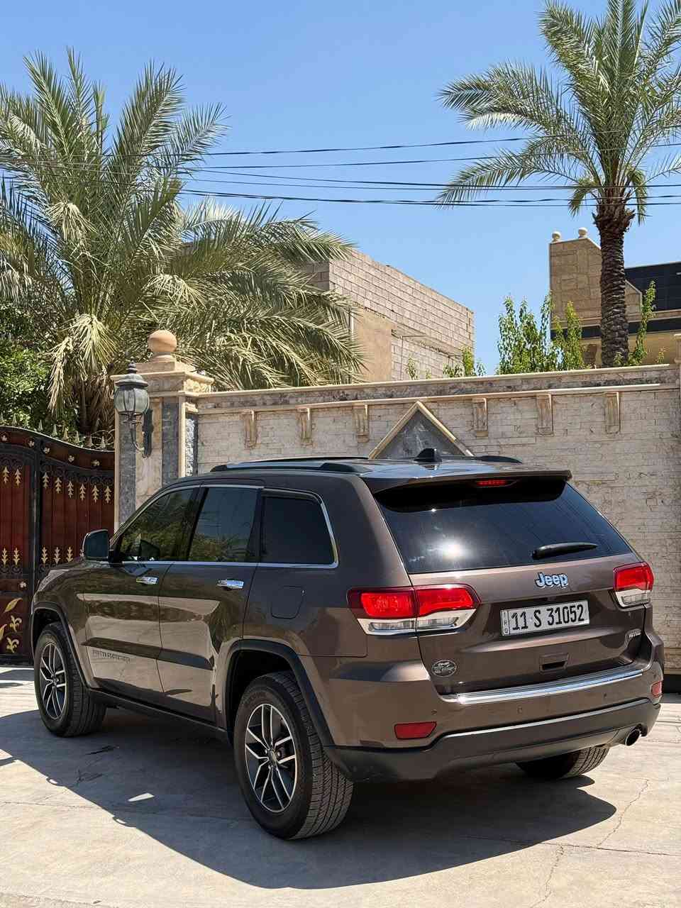السلام عليكم 
2021 JEEP GRAND CHEROKEE, LAREDO (لمتد )

للبيع او مراوس حسب القناعة

جيب لاريدو وارد امريكي موديل 2021

سلايد فول 

بصمة تشغيل 

كشنات كهرباء 

رادار نقطة عمياء تحديد مسار 

داخل بيجي 

قطعتين تبريد 

لايت زينون عالي ناصي

شاشة وكامرة دوارة

سيارة ماشية.  29 الف 

رقم بغداد الجديد هزه وفحص جديد بسمي

حادثه بنيد سطحي 

تخم تاير جديد *********** واتس أب 
*********** فقط اتصال 

مكان السيارة بعقوبه

