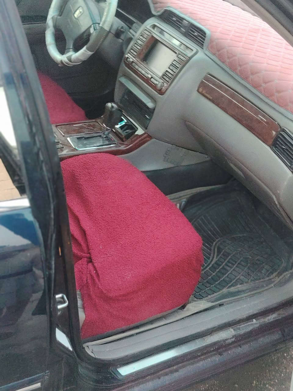 ملكه رقم بصره تسجيل جديد مكفولة كص ونقل رقم بصره بيه بس ظربه بل جنطه سياره جديده بمعنه الكلمه تحويل مباشر بصره الرميله الشماليه ١١٠ وبيه مجال ***********
