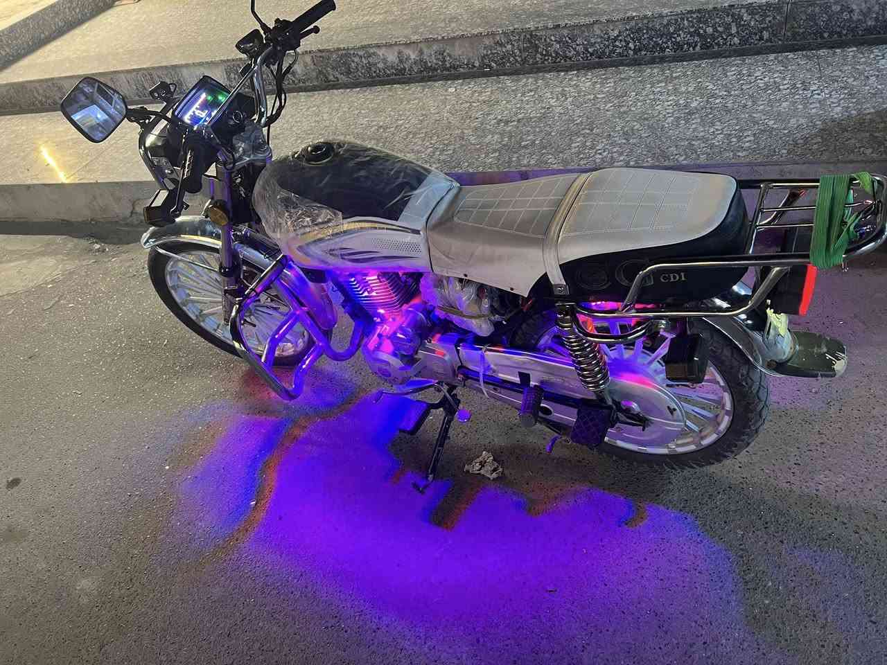 السلام عليكم سيفان موديل24 نضافته100/100محرك بلادي ممفتوح كهربائيات كله شغاله السعر 750وبيه مجال شي قليل العنوان قضاء الخالديه***********
