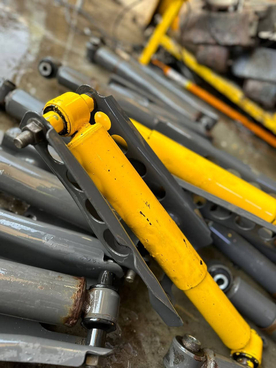 يتوفر ادوات فالفو اوربي مستعمل
حديث + قديم
شراء سيارات فالفو حديث وقديم او بدون ارقام ومكسور شاصي 
عنوان بغداد جرف النداف مقابل سيطره النهروان
ه‍ ***********
