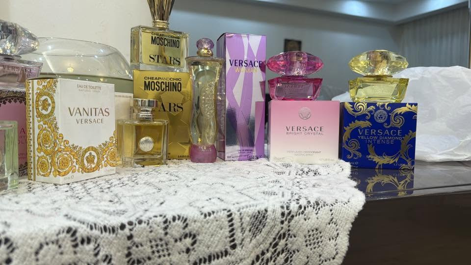 مجموعه عطور فرساجي اصلي مفتوح فقط سلفون ابيع القطعه ٦٠ الف شلع اي نوع شرط اصلي وشرط الفحص وين متريد للتواصل ***********واتس اب
