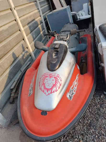 سلام عليكم جت سكي للبيع *********** مكاني بغداد
