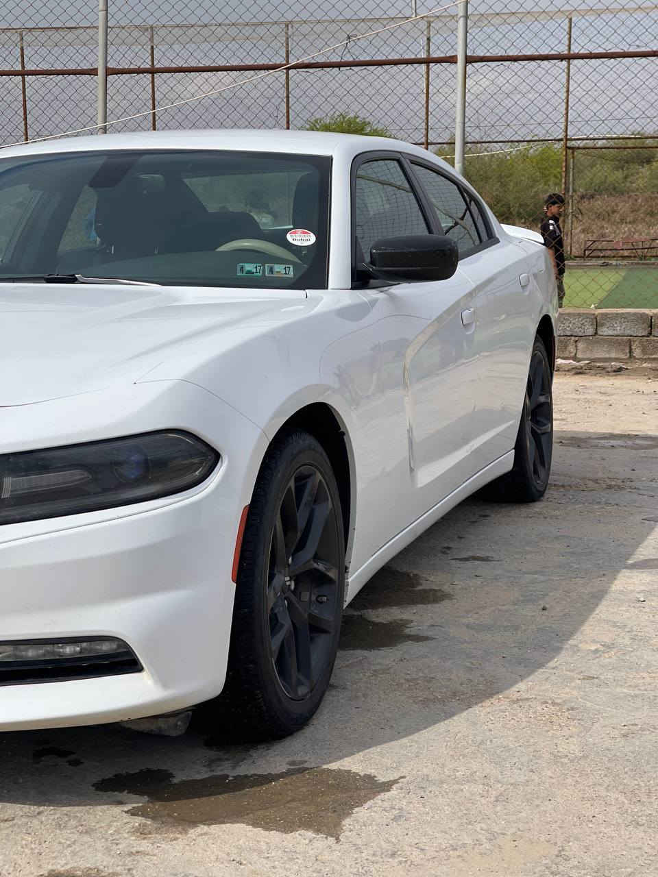 السلام عليكم
جارجر 2016
رقم بغداد سنويه باسمي
ماشيه 102
داخله كلين و بالعراق صار بيه حادث موضح بالصور
مكفوله كير و محرك و تبريد و حداديه مكفوله من كلشي عدا الي بالصور
سعره 215
للتواصل ***********
