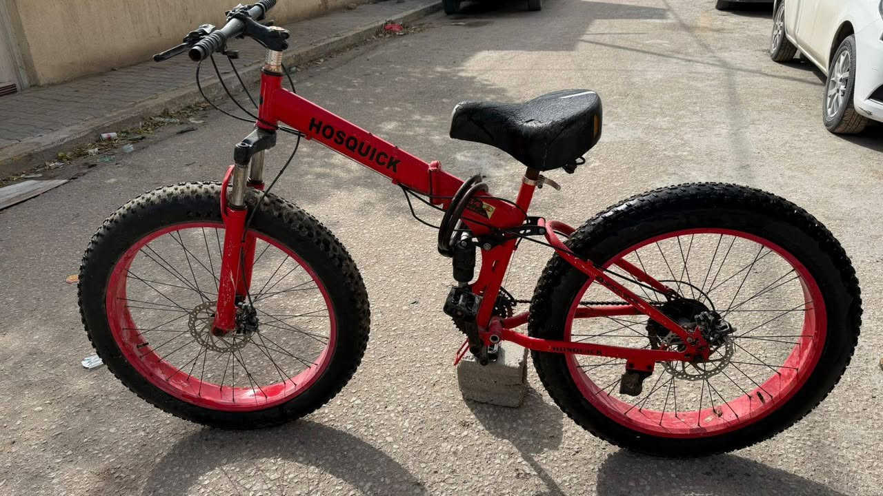 للبيع بايسكل جبلي لون مميز اخو الجديد السعر ١٣٠ وبي مجال مكان حي الأمين الشراي يتصل ***********
