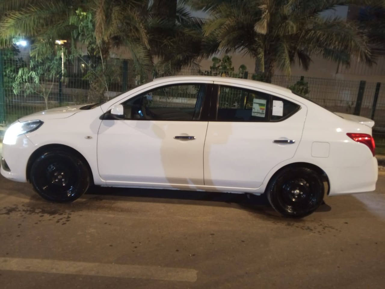 نيسان صني موديل 21 بيهه فقط بارد باب السائق والبصفه خشم البنيد قليل بارد جوملغ الاخير فقط بلهلال بارد السياره كير ومكينه مكفولات تبريد تدفئه شغالات حداديه وتخم تاير جديد السياره رقم اربيل ما ساقط السعر 106 الرقم ***********
