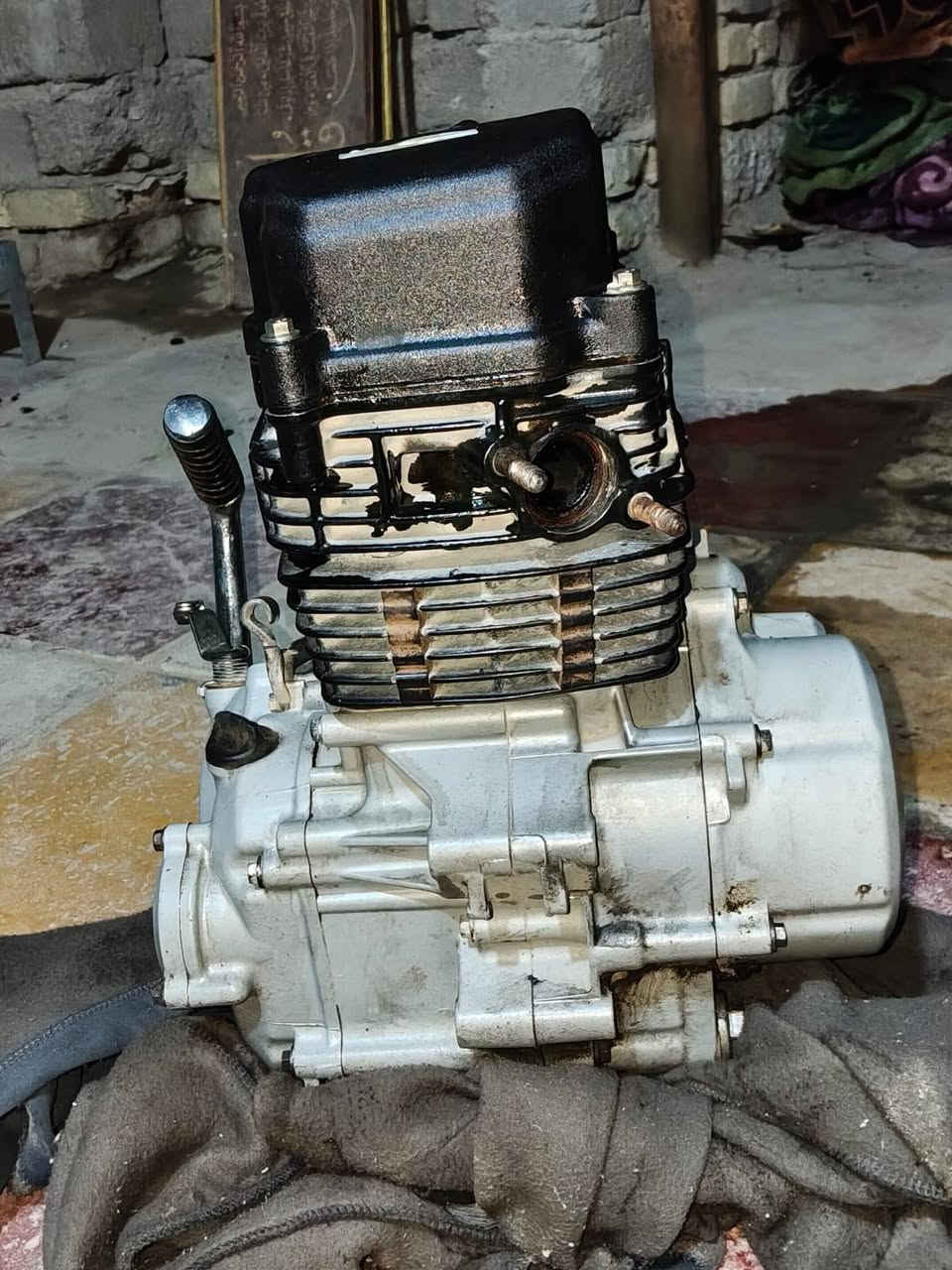 السلام عليكم محرك بوكسر 2023 المحرك شغال بي تبخير قليل ويا صالنصه السعر 250 0785760941 مكاني ناصريه مركز


**إذا كنت صاحب هذا الإعلان وتريد حذفه لأي سبب، رجاءا أرسل رسالة إلى الدعم الفني**