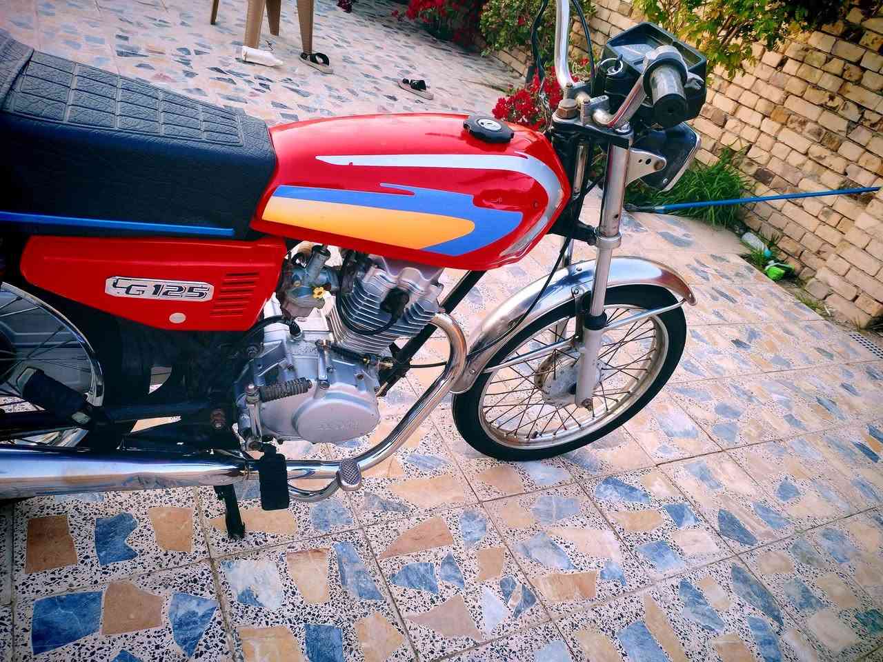 دراجه للبيع اوراق اصولي 7 أوراق ناما اصلي وكيلها سيد خلدون أوراق كامله اصولي طالعه بل 16 موديل 15 دراجه نضيفه السعر 900 وبيها مجال اتصال ***********
