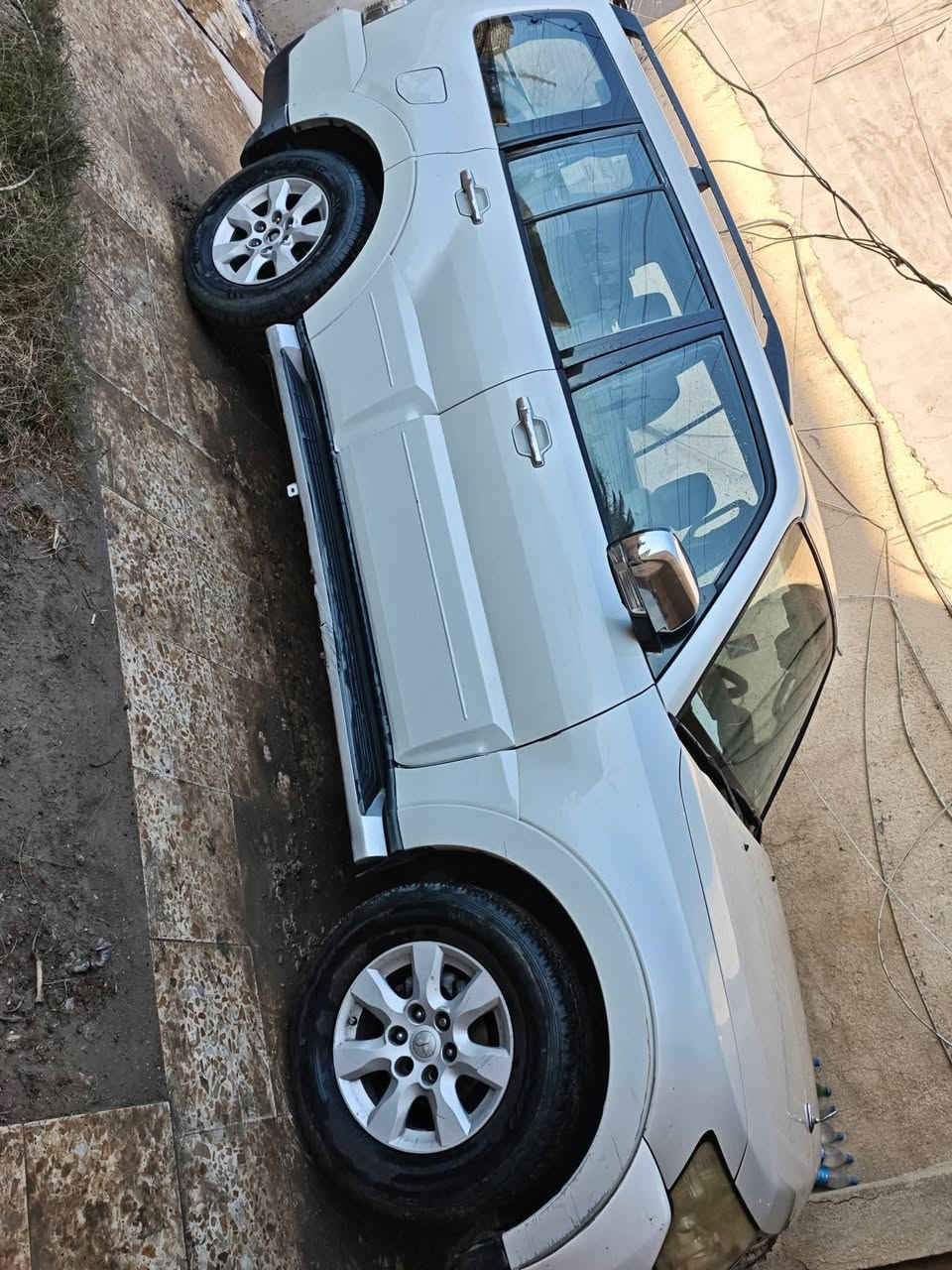 السلام عليكم
باجيرو حبتور 2009 خليجي فول مواصفات

نظام دفع رباعي دائم (4WD) 

ناقل حركة أوتوماتيك

فتحة سقف (سلايت)

جنوط ألمنيوم

مقاعد جلدية فاخرة

مقاعد أمامية كهربائية التحكم

نظام تكييف ممتاز 

5 أبواب وتتسع لـ 5-7 ركاب

وسائد هوائية كاملة (إيرباج).نظام فرامل ABS.نظام تحكم بالثبات

السيارة بيها حالوب بسيط 

السعر 115$ وبيها مجال 

للأستفسار رقم و واتس ***********
