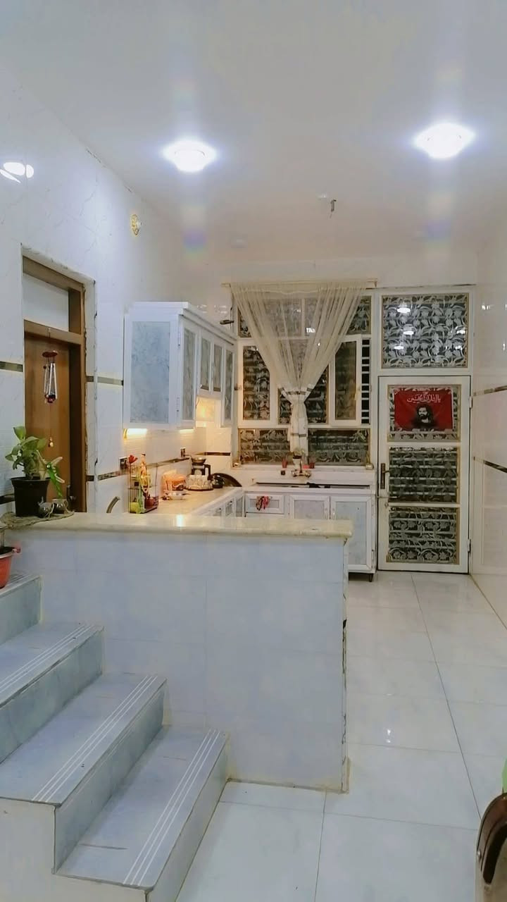 السلام  عليكم دارس سكن للبيع طابو زراعي سند ٢٥ باسمي خلف عمارات الزيتون* (مجمع عزيز شريف)  المساحه ١٣٠م  يتكون من استقبال * غرفتين * وصاله * ومطبخ *صحيات داخليه وخارجيه
مجمع كامل من اناره ليليه شارع عرضه ١٥ م ومقرنص
للإستفسار أكثر اتصال أو مراسله واتساب على الرقم ***********
