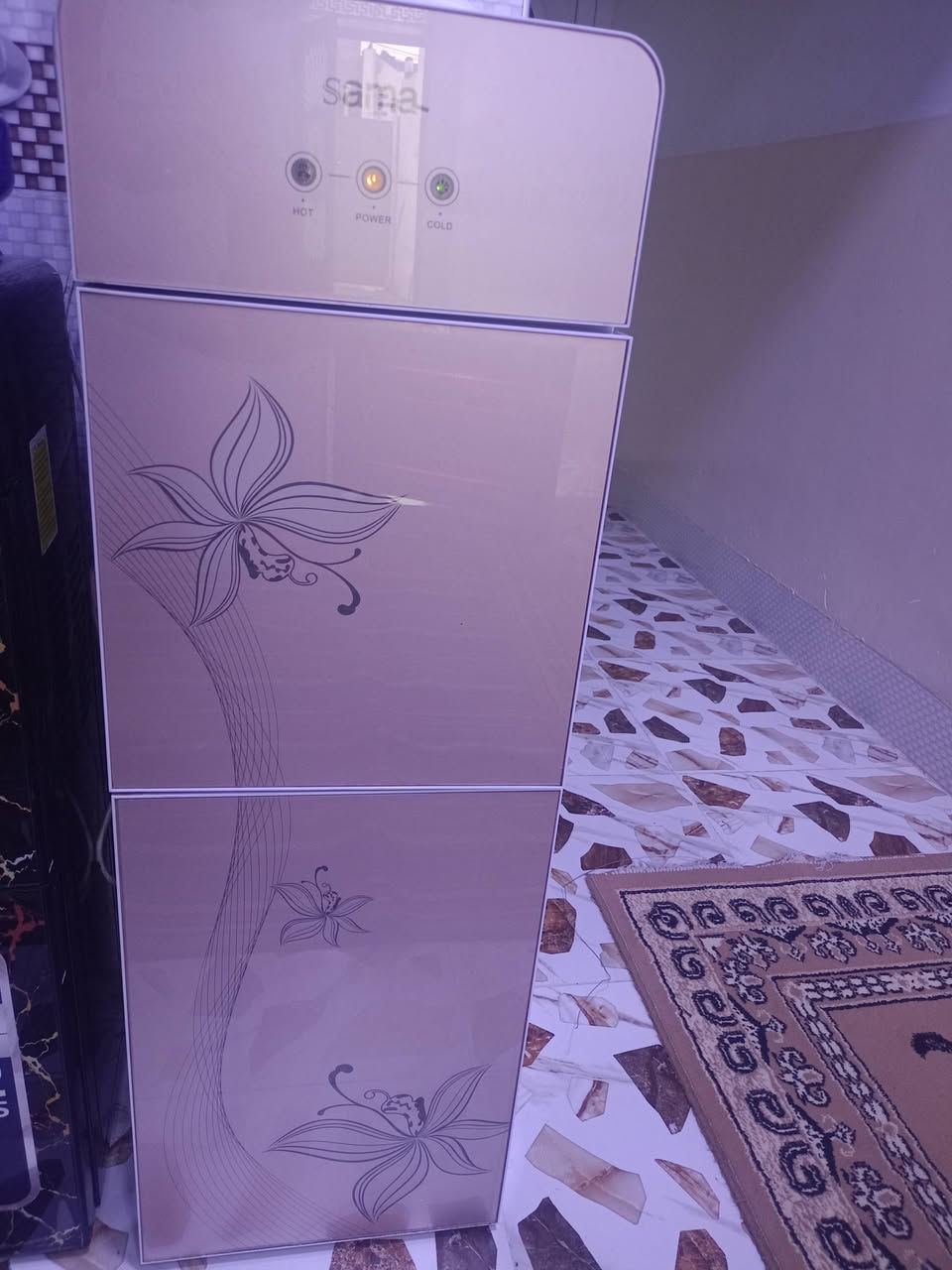 براد للبيع شغال حار.. بارد.. ثلاجة.. ماطور بلادي وضع شركة وغاز بلادي شركة كل عيب مابي نظيف السعر 60 وبي مجال بسيط الشراي يتفظل خاص فقط أو واتساب***********
