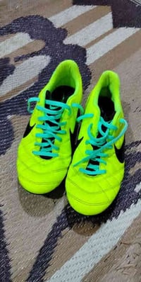 للبيع حذاءين ستد ويصيرن مسح مثل ما موضح بل فيديو القياس الخضر 38سعره 3...