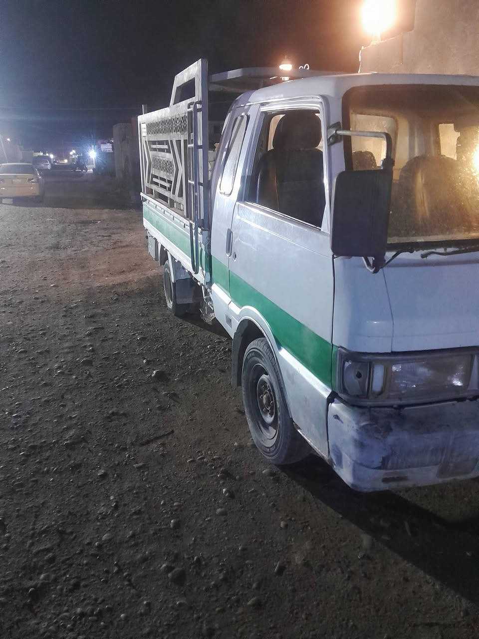 سلام عليكم موديل ٩٤ مكينه كير باتري دينمو صدر كوله جديد رقم واسط اسود فحص موقت معاملته كامله مدفوع كمرك وضريبه وكلشي جاهز باقي بس تراجع تستلم سنويه وأرقام السعر ٣٥ وبيها مجال العنوان واسط الكوت ***********
