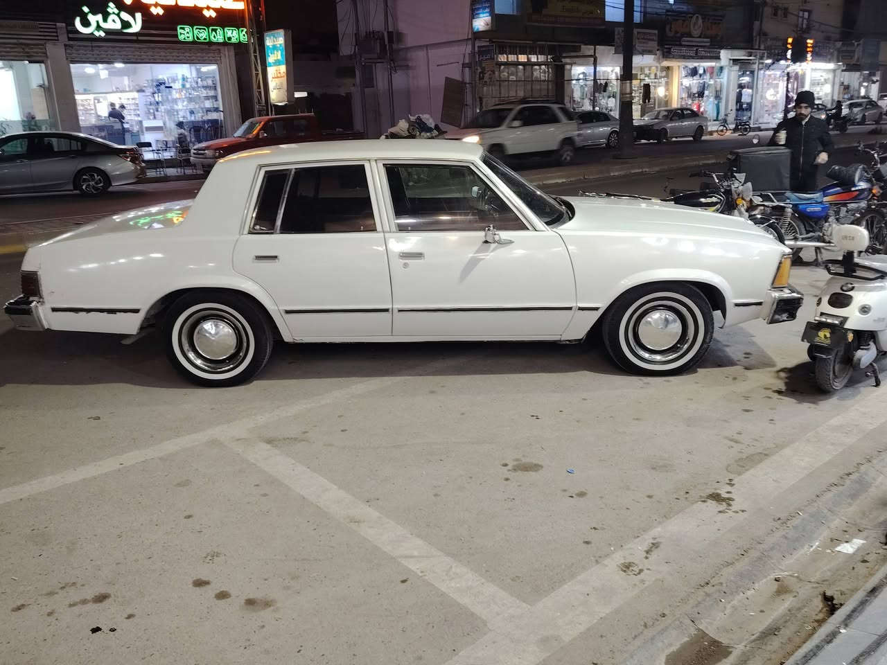 ماليبو موديل 81 محرك بلادي كير اتوماتيك حداديه جديد كله عل بلاد كهربائي كله رقم وسنويه جديد مامتواجد عل فيس رقم موبايل ***********
