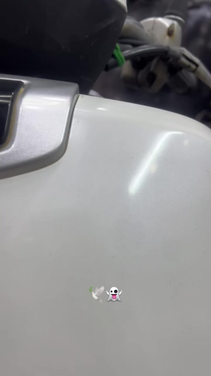 سلام عليكم دراجه بوليس نوزل الدراجه صارلها سبوع من طالعه حالت الوكاله حتى ضامها دراجه بس شاشه سويتها بل مسيب ٦٠ دراجه متعوب عليها ناشفه للأخير خرسه  تخبل تراجه سعرها مليون 100 مكاني كربلاء حي لعباس رقمي ***********
