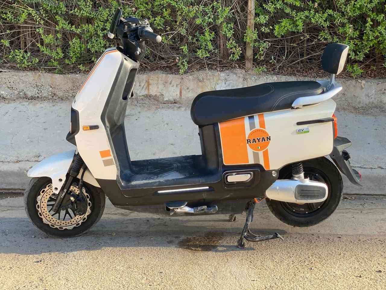 دراجه ريان 2025
ملف 1500 
3 نمر سرعه 
6 بطاريات ع الفحص 
تمشي 50 كيلو واكثر بالشحنه الوحده 
بس الجاملوغ بي كسر شويه 
المكان بغداد 
سعرها 650 
رقمي ***********
