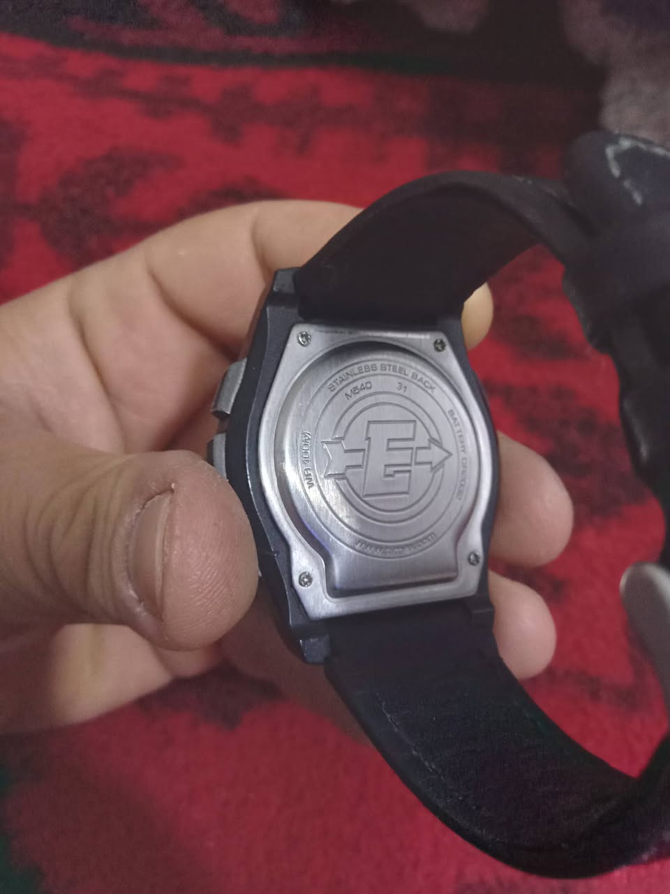 السلام عليكم ساعه تايمكس اصلي بحاله ممتازه نضافتهه 95 كجديد مواصفات متعدده منبه جرس نغمات رجاج  شغال لايت لد ضد الماء 💯 متر على الفحص السعر 75الف العنوان بغداد الحريه الاستفسار الاتصال ***********
