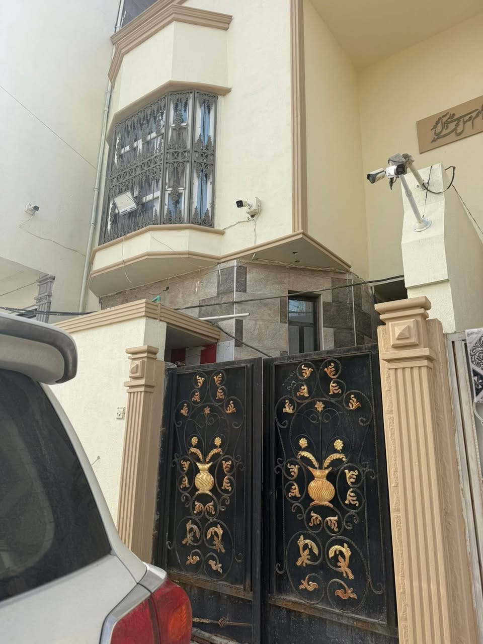 بيت ١٠٠ متر بياسين خريبط يقع ع شارع عشرين متر مقابل خدمات ومقابله دائره كهرباء قرب مدارس حاتم الدراجي وللتفاصيل عن السعر والامور الاخرى عبر هذا الرقم ***********
