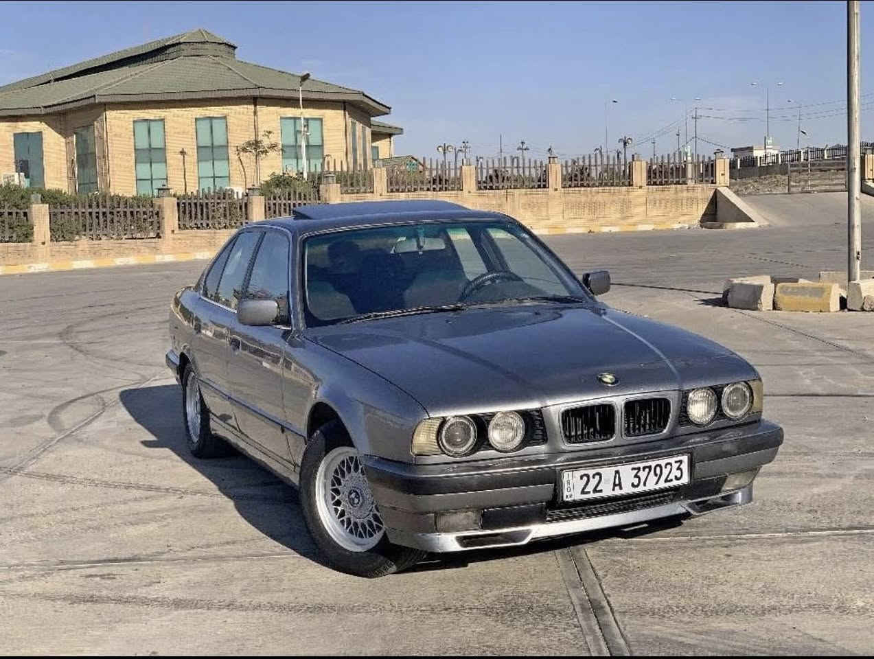 سەلامووعليک
برایان بەس فرۆشتنە bmw 525
مۆدیل 1991
ئۆتۆ ماتیک
سڵایت 
تەبرید
 سێ پەردە 
 قفڵ مەرکەزی جام کارەبا 
کارەبایی گیانی هەمووی بەشەرت 
بەس کوشن جلد نیە 
هیچ لێدراوی نیە دەعامی بۆ دەعامی بە شەرت 
بەس بۆ جوانی بۆیاخ کراوەتەوە 
ویل حەسیریەو چوار تایەی تازەی بۆ بەسراوە 
گێڕوو مەکینەی بەشەرت ترای بەغدای پێبکە 
‎ڕەقەمی تازەیە بەس سەنەوی بەسەر چووە وەکالەی بەناوی خۆمانەوەیە ، دەفتەری بەنزینی خۆی لەگەڵە . 
سعری 72مەجالێکی کەموو برایانە 
شوێن :کەرکوک 
***********
***********
