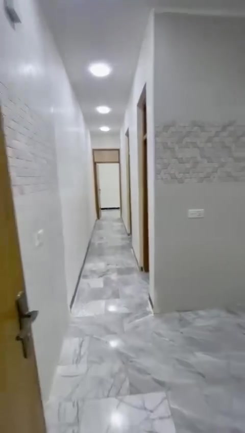 شقه لليجار طابق ثاني :العنون حي القاهره قرب سوك علي النعمه تحتوي على صاله وغرفتين نوم وخدمات 
ومزوده البنيه على مصعد 
للستفسار ***********
