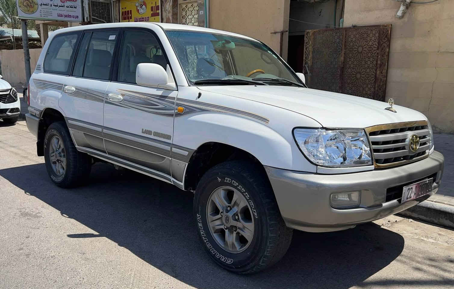 سيارة لاندكروز للبيع السعر ١٨٥و بيهه مجال موديل ٢٠٠٦ رقم اربيل الماني سنويه بأسمي مكفوله من التبديل و الحادث بيهه كارت بالچاملغ الامامي و الخلفي اثر شخوط تبريد و حداده و اصوليات و كهربائيات كلهه جاهزه 
سنويه و هزه منتهيه
لأستفسار الاتصال على الرقم  *********** البصرة, العراق
