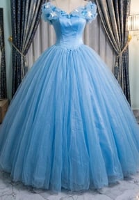 فستان خطوبة للبيع ب90 وبي مجال 07819426074