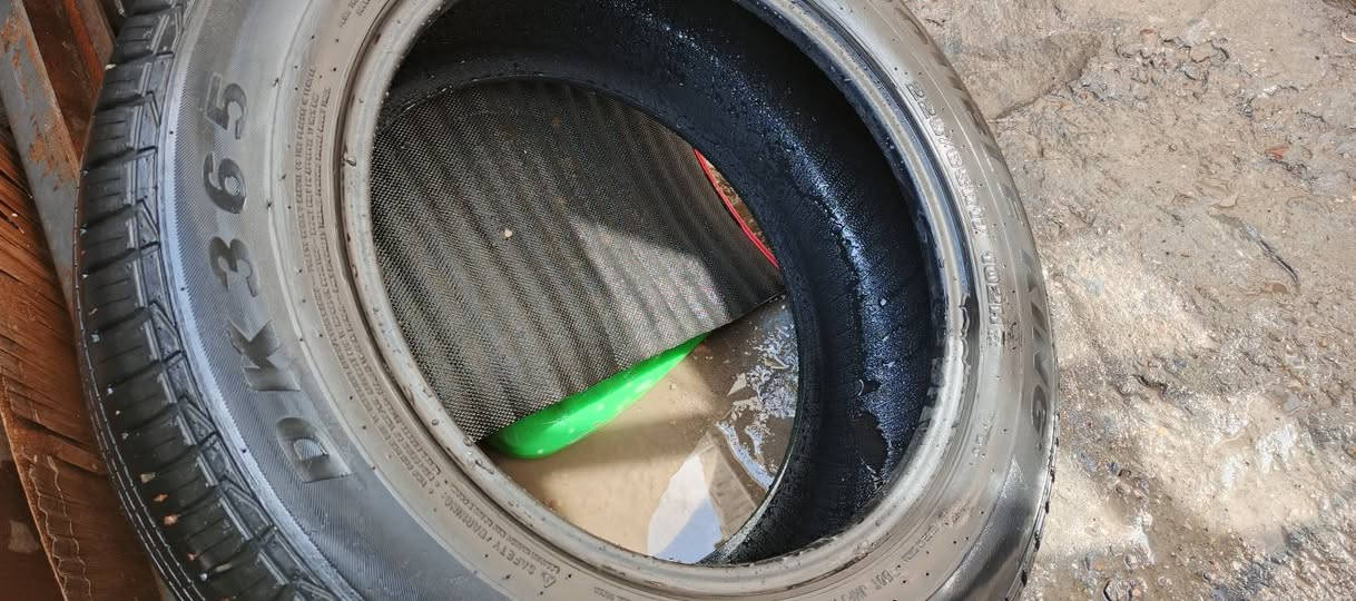 للبيع زوج تايرات حجم 225/65/17 مستعمل السعر 50الف للاتصال ***********
