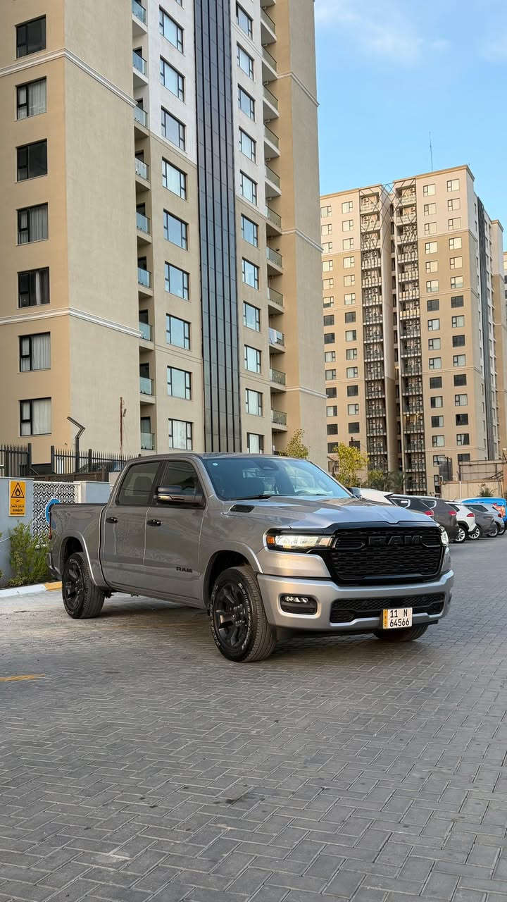 السلام عليكم ترهم مراوس
دووج رام 2025 
فئة Lone star ⭐️ 
باب طويل بدي قصير
يسره كلير
ماشية 11 الف ميل 
محرك 6 سلندر توين تيربو 
رادرات 360 
شاشة تيسلا بلادية
سستم الباين 
رادار امامي  
تثبيت مسار 
اماكن تخزين تحت المقاعد الخلفية 
قاصة 
كامرة دوارة 
صور الحادث مرفقة التفاصيل كلها مذكورة 
حادث جدا بسيط بنيد تبديل وصبغ وجاملغ
والسيارة مصلحة بالوكالة بامريكا وحتى السستم الايرباك  بلادي  
 ***********
بغداد البياع
