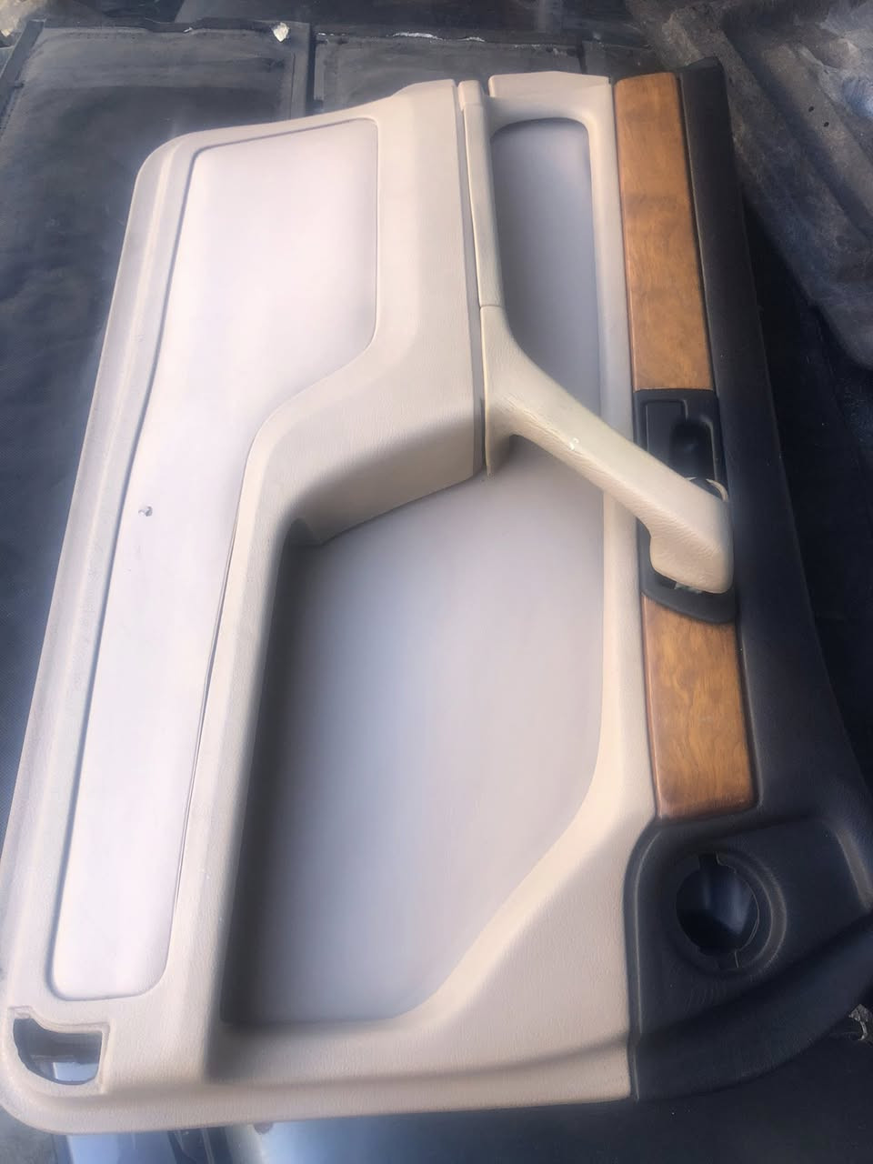 متوفر غرفه 700لون بيجي // غرفه 500 لون اسود بدون تنته وكاعيه
عنوان بغداد مجمع مشن شارع تاسع محل الحمد ***********
