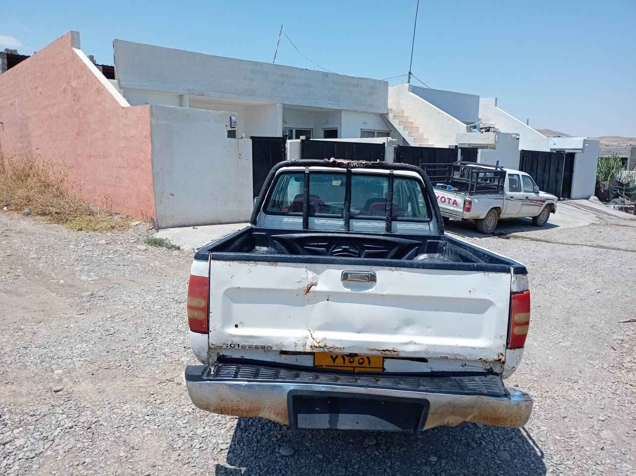 پیکاب دێر 2006 منفێست مەکینە کابرێتە مەکینەو گێڕو ئەکسل کارەبای هەموو گیانی بەشەرتە بێ بۆیاغو لێدراویە ٢٨وەرەقە شوێن تەق تەق (***********) (***********)
