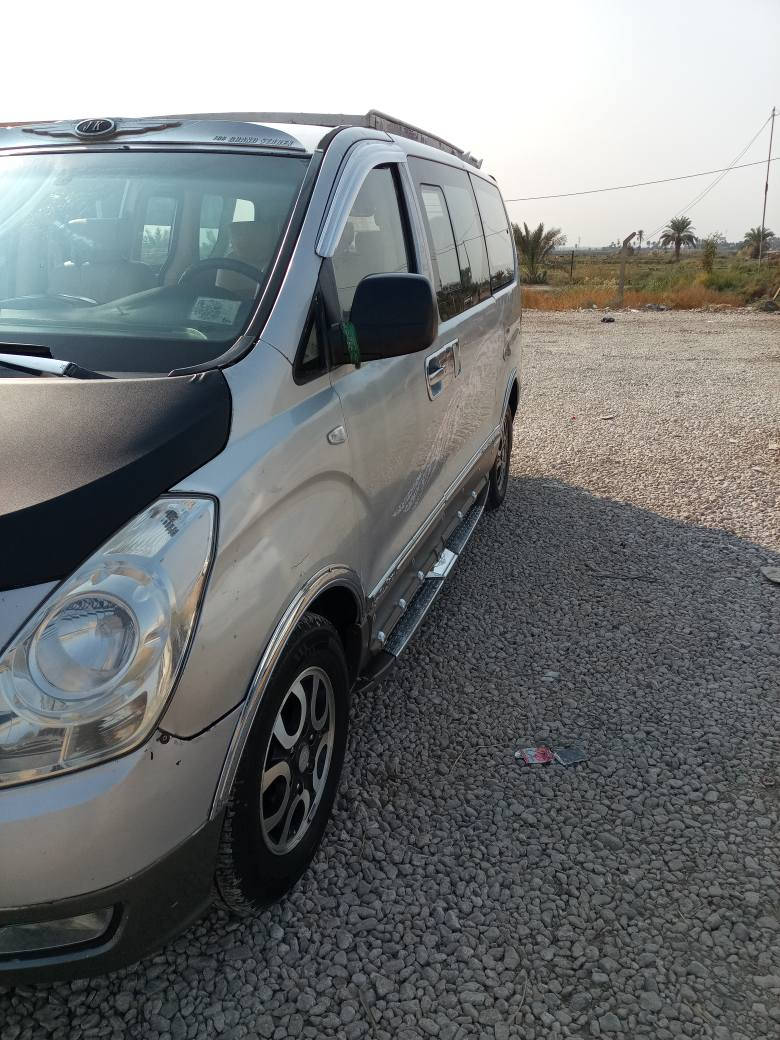 السلام عليكم
سياره استاركس للبيع موديل 2009 
اللون سلفر 
مفتوح محور مسكر سبلاين تحوير جديد 
گير ومكينه كفاله 
مابيها ضربه 
رقم بابل مشروع وطني 
تبريد ثلج 
حداديه 100٪100
مكانها الديوانية 
 رقم الهاتف ***********
