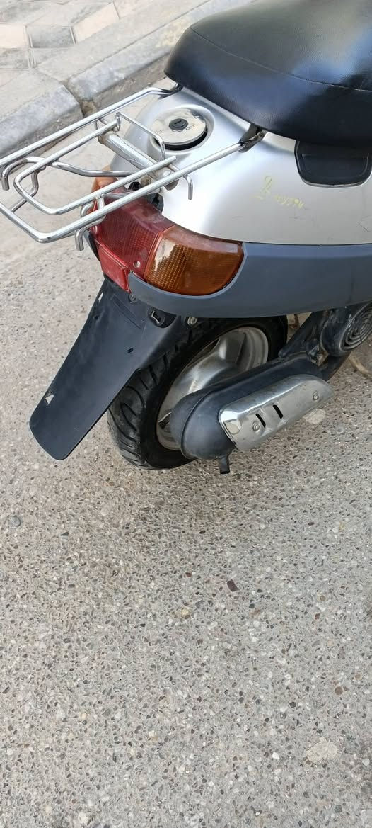 السلام عليكم دراجة بتره فحل خطين مفتوحه مكينة تخبل نهضه وسرعه سلف هندر كهربائيات  275 ناصريه المركز *********** مستعجل ع بيع
