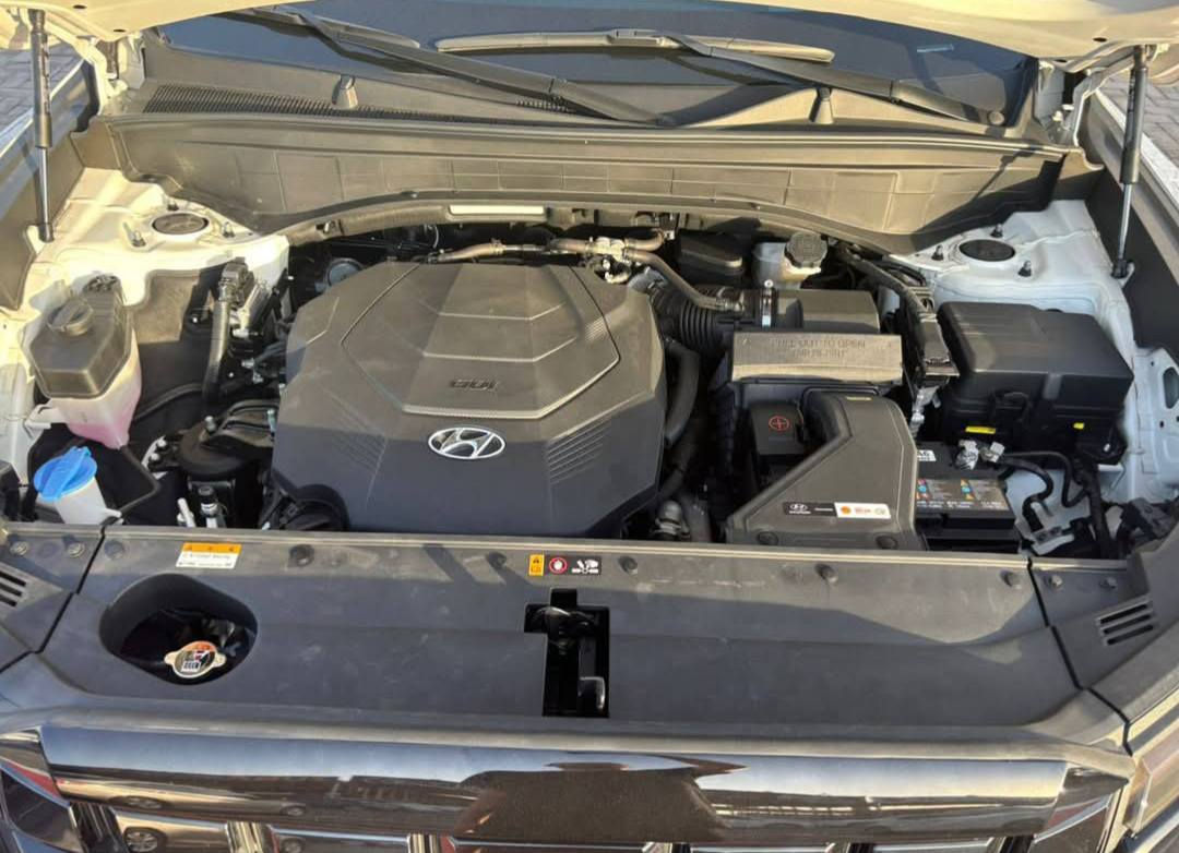 السلام عليكم
(بالسايد2024 امريكي)

فول مواصفات اعلى فئه بيهن كالكرافي

- بدون رقم 

- شاشة عرض(داتا شو)

- المحرك3/800     <كير ومحرك مكفول

- بصمة تشغيل  +تشغيل عن بعد+تحريك ذاتي 

- بانوراما سقف ابيض كنتاره

-فتحة سقف عدد ٢

-سماعات من شركة هارمن كاردن  

-رادار امامي  + خلفي+رادار جانبي  

-حساسات امامي + خلفي 

-  كامرات عدد5  360 درجة  

-  كشنات كهربائي تدفئة وتبريد خزن ميموري 

- كشنات جلد اابيض ملكي+٧ راكب قلاب كهرابائي 

- انارة داخليه (محيطيه) + انارة دشبول لد 

- بردات جانبية

- تبريد مركزي امامي + خلفي منفصل التحكم

-تحكم ستيرن + شفتات

- تدفئة ستيرن 

- مرايا هيتر + تعتيم 

- صندوق كهربائي شفط

- وضعيات قيادة  ) فورويل 4X4

- ويل كب حجم  ٢٠ 

- اوتو هولد + نقطة عمياء 

- سايد بريك بصمة + مثبت سرعة

- شحن لاسلكي 

- إشارات بالمرايا  + إشارات جانبيه

- اوتو بريك 

- تحديد مسار

-شاشة ديجتال كبيرة

-تشغيل عن بعد .
داخل
 ابيض ملكي  
-  دفع رباعي

- نظام مانع انزلاق 

- نظام نزول منحدرات 

كشنات Vip منفصل 

والكثير من المواصفات لم تذكر بعد .

   

مكاني بابل 

الاستفسار ***********
