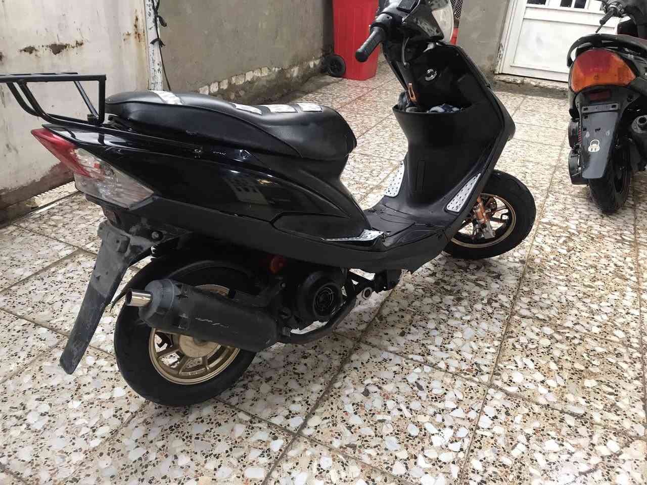 دراجه ماكس عدله مزوده دبلات خلفي وامامي وياله هم تزويد ويده مال بريك مكينه 55 دراجه خير من الله مابيها اي نقص السعر ٥٥٠ وبيهة مجال المكان واسط النعمانيه الاستفسار خاص او اتصل الرقم ***********
