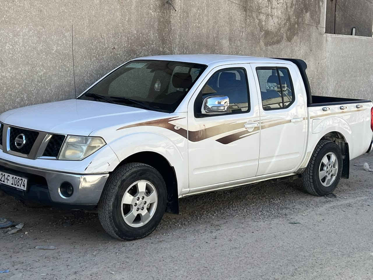 السلام عليكم
بيكم نيفارا
 ٢٠١٢ باسمي
بيهة مكانين بارد فقط 
كير مكينة خير من اللة 
السيارة مناقصهة شي 
السعر ٩٥ وبيهة مجال بسيط 
مكاني بغداد المشتل 
***********
