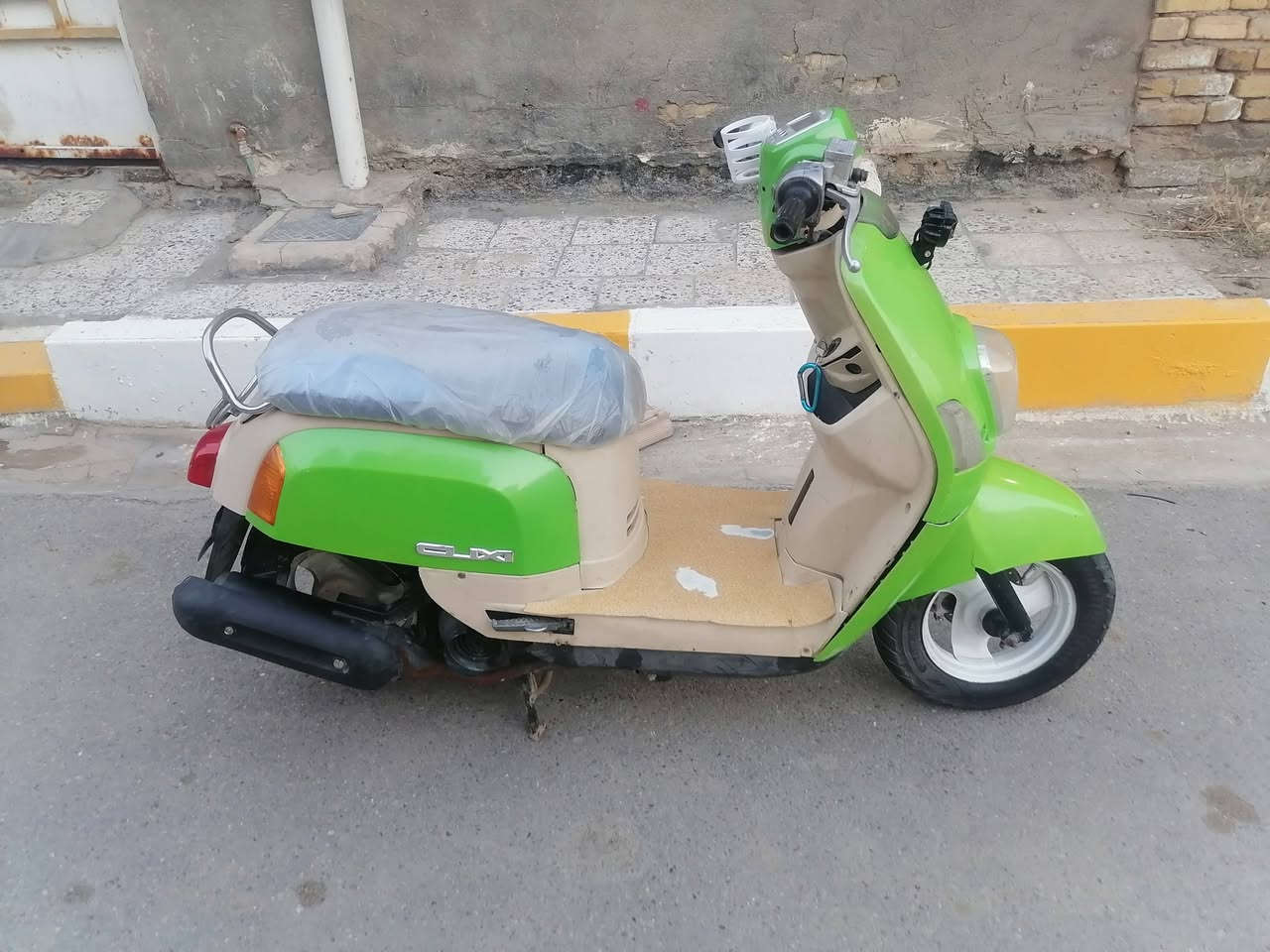 سلام علیکم دراجه بوليس نوزل للبيع سعر 550 وبيه مجال ناصريه مكينه مفتوحه ولفات رقم هاتف *********** وتساب فقط
