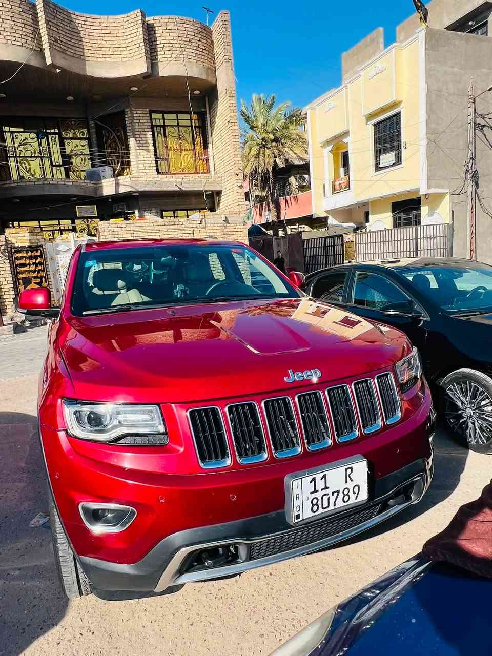 السلام عليكم جيب جراند شيروكي ليمتد (Jeep Grand Cherokee Limited)
2014 خليجي فول مواصفات أعلى فئة 
مكفولة السيارة كفالة عامة كلها بلادي كير مكينة 
ادامة على السياره كاملة صدر غرفة احتراق عبوه كاملة جديده تايرات جديد باتري جديد دسكات تخم جدد   دهن وفلتر الكير  جدد وكالة اي نقص مابيها  
عنوان بغداد مدينة الصدر 
سعرها 220 $ بيها مجال حك الجيه 
رقم الهاتف ***********
