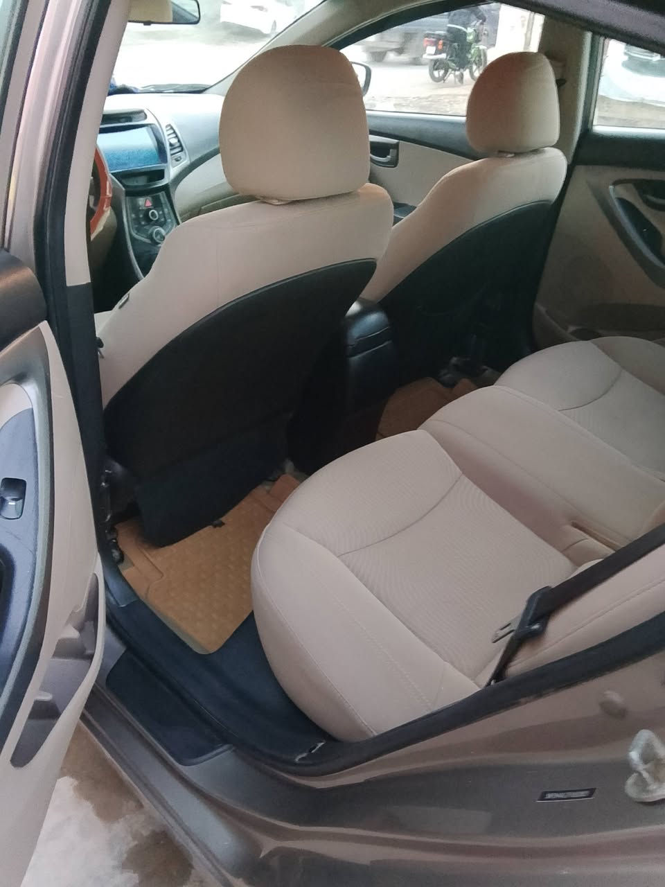 السلام عليكم النترا للبيع موديل 2015امريكيه حادثه قبق جنطه بجم كبس سونار مرافق ويه صوره نفسيت مصلحه مكينه كير جداد حداديه تخم تاير باتري كله جديد  جديد شاشه كامره تحكمت سترين داخل بيجي ويل كب السعر 116بيه مجال قليل الاستفسار اتصل على الرقم التالي *********** 
حله
