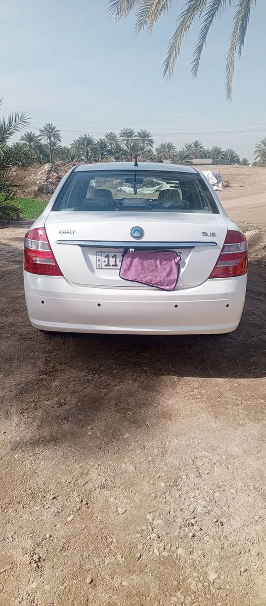 سلام عليكم جيلي موبل للبيع موديل 12 تبريد شغال حداديه مكفوله كفاله عامه ما عده طخات موضحات بل صوره السعر 65 مكان بابل ابي غرق للاستفسار. ***********
