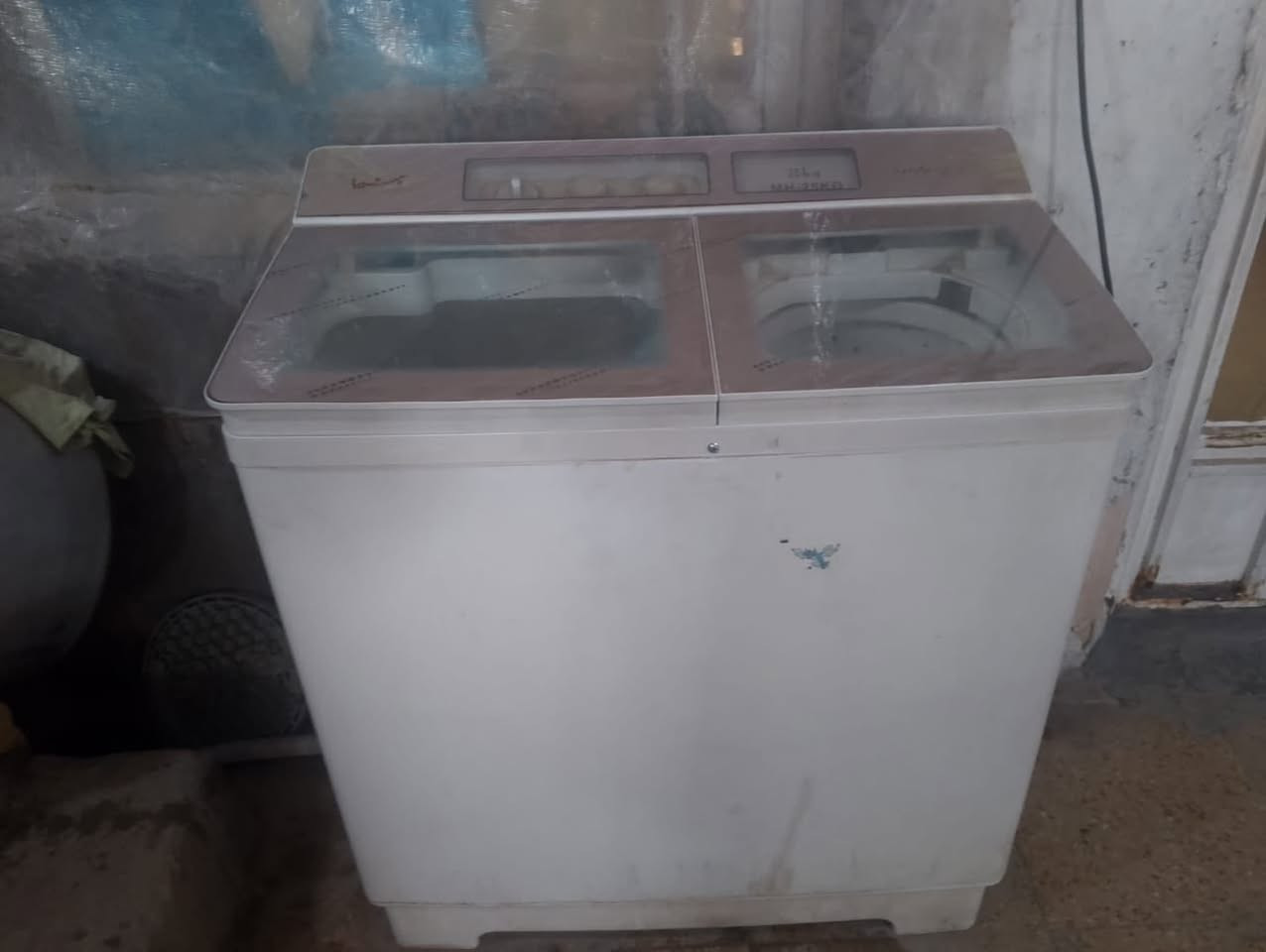 غراض تخم ١٠مقاعد وطبلاته بسعر ٢٠٠  مناسب وسبلت عامودي طنين وربع بسعر ٢٥٠ وغساله ١٠٠ شغاله رقم ***********
