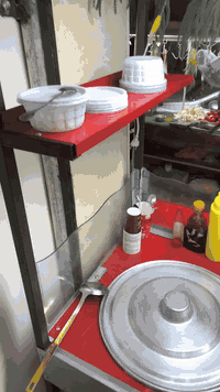 سلام عليكم متوفر عربانة لبلبي وباكلة وذرة كاملة مكملة استخدام قليل مرتبة ونضيفة تاخدة وگبل تفتح الجذور وياها ومربوطة ب بوري غاز ومنظم شي مرتب ونضيف و وياها قلاية فنكر وبتيتة حلزونية استخدام قليل وبيها منظم مربوط وكآمل مكاني بغداد الغدير قرب بغداد الجديدة للتواصل خاص او واتساب ***********
