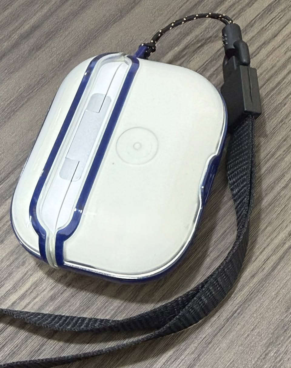 Air pods pro 2
باله أمريكي نظافتها 95%  تدعم خاصية العثور على السماعة ضائعة ، عزلها قوي جدا ، صوت محيطي ، صوت ثابت ، مستعمل بس كلش نظيف ، ايمي بموقع ابل شركة مصنعه ابل ، بطاريتها قوية تقاوم ثلاث أيام ، تشحن وأيرليس + شحن لاسلكي 
فحص ومعاينة قبل دفع ، فلس ماتدفع 
سعر 25 تواصل واتس اب فقط 
***********
