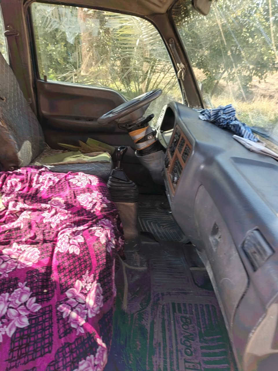 سلام عليكم إخوان كيا حمل للبيع مكفوله كير ومكينه واكسن مكاني نجف كوفه موديل 2000 السياره بسمي السنويه بعده سعره 58 الشراي يتصل عله الرقم ***********
