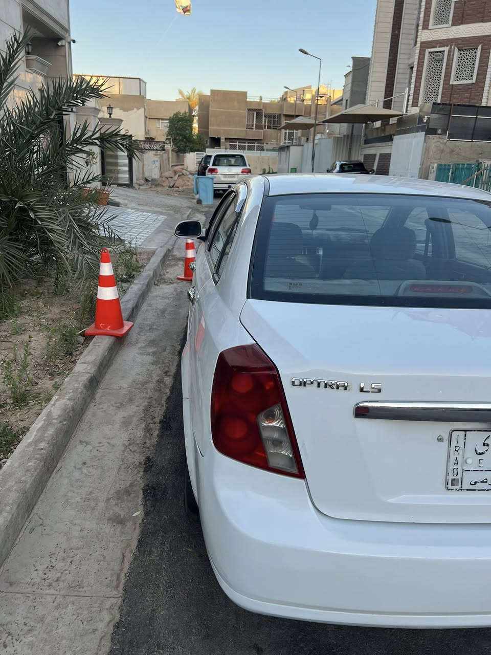 اوبترا ٢٠١٢ سياره جاهزه مر كلشي. محرك شركه لاتنقيص ولا تبخيزر قايش واتر بم جديد اليوم شديته كهربائات كله شغله  تبريد خير من الله  شاشه كامره دواره سياره حيل حلوه بيه صبغ جاملغات اماميه  بدون دواخل. مكان السياره بغداد السعر 83وبيه مجال بسيط وهذه رقمي***********الشراي يتصل ولحد يكسر بحلال غيره زجاء الرزق عله رب العالمين
