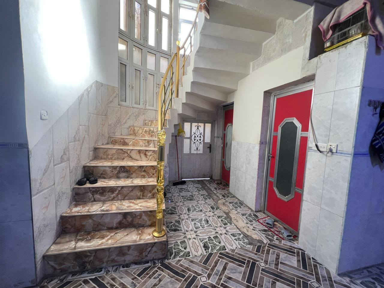 بيت بالحكم طابقين موقع مميز على شارع تجاري مقابل صيدلية زمزم يحتوي على محلات عدد ٢
و٥ غرف وبراني
مكتب الريف السكك الزراعي مقابل حسينية الكوثر ***********
